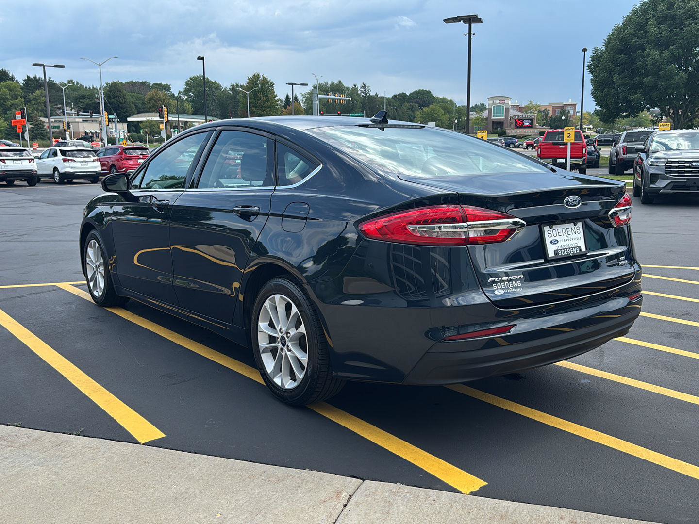 Used 2020 Ford Fusion SE FWD image 7