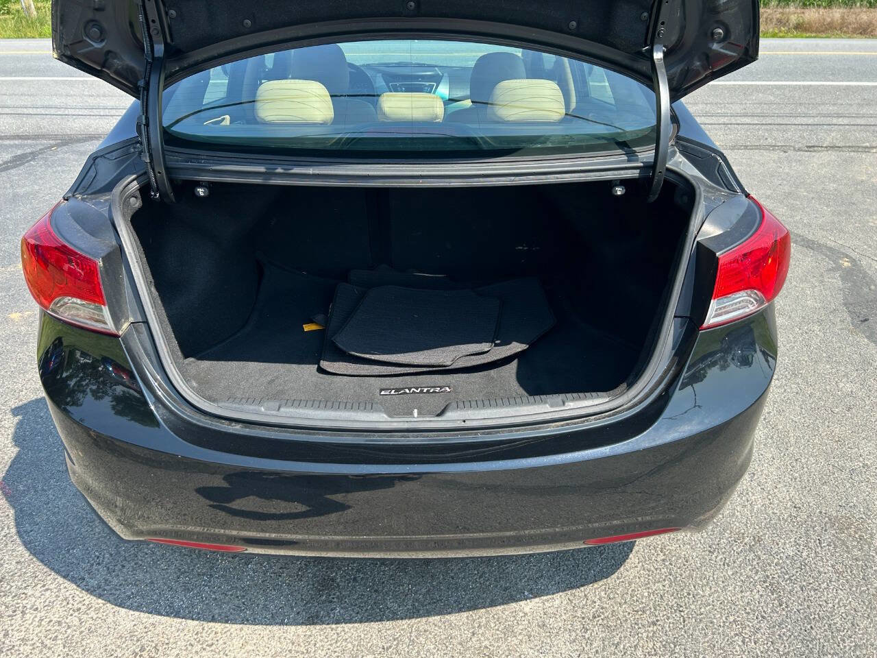 Used 2013 Hyundai Elantra Limited image 11