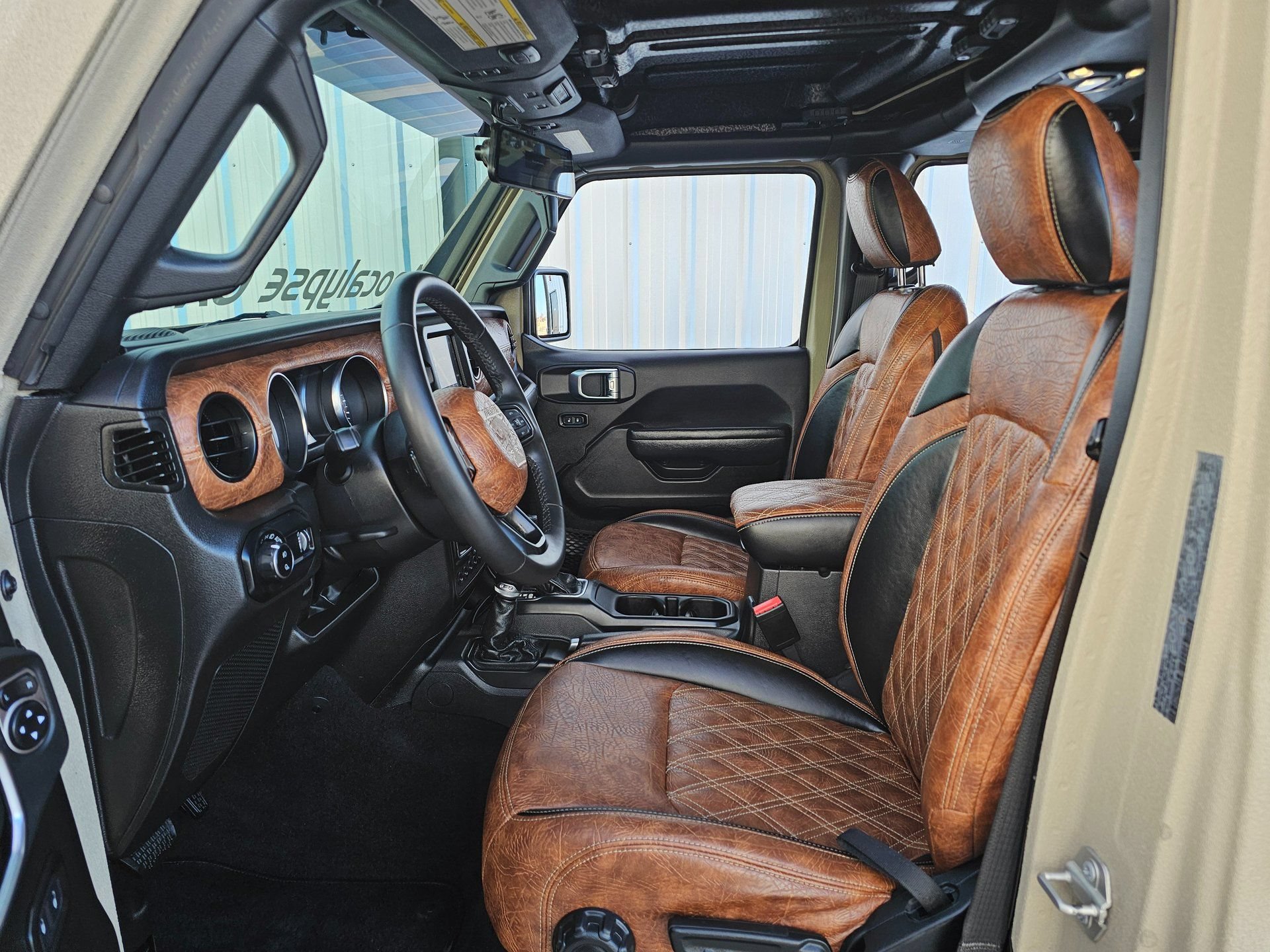 Used 2023 Jeep Gladiator Sport AWD/4WD image 11