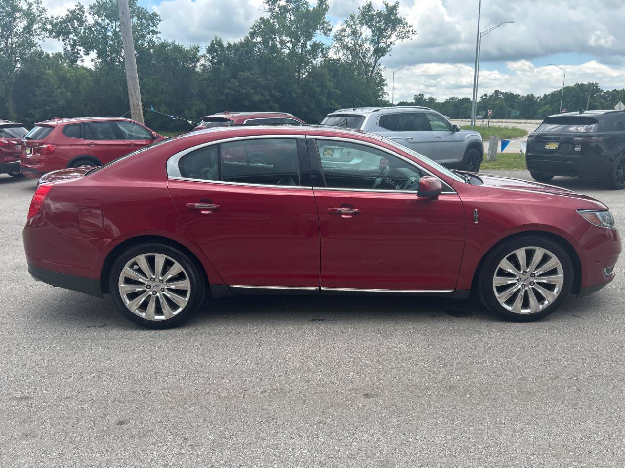 Used 2013 Lincoln MKS AWD image 4