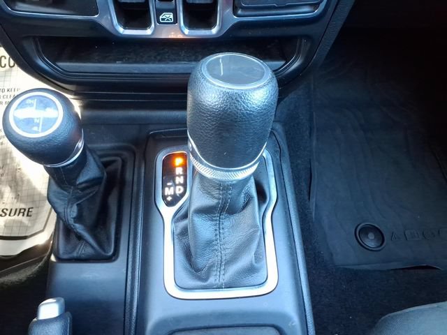 Used 2023 Jeep Wrangler Unlimited w/ Sun & Screen Package AWD/4WD image 24