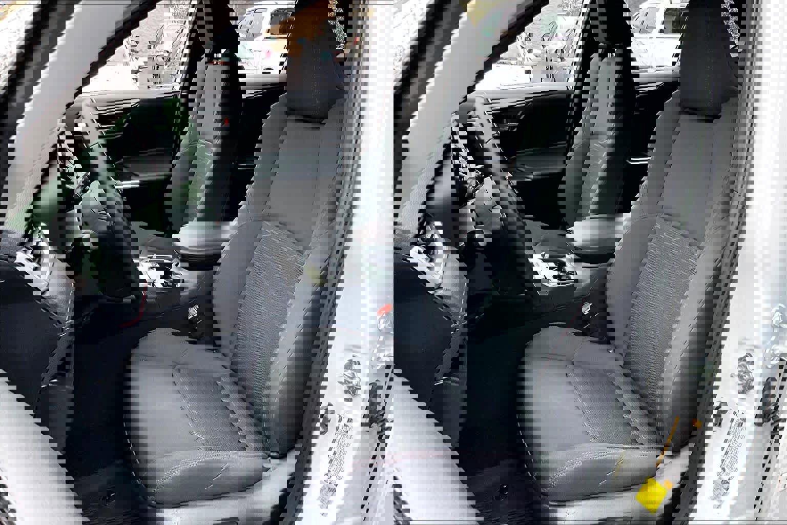 Used 2023 Toyota RAV4 SE image 7