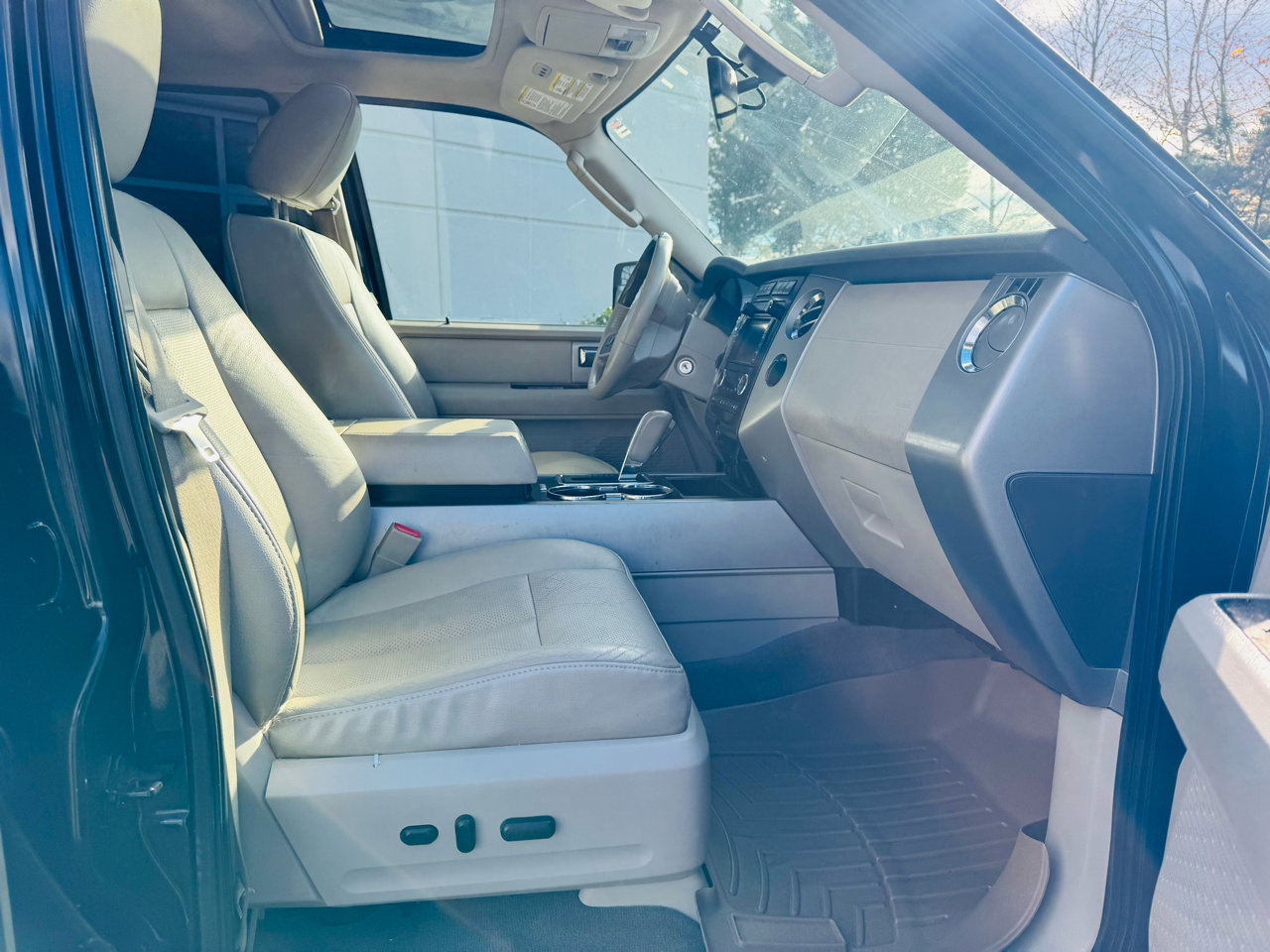 Used 2013 Ford Expedition EL Limited image 21