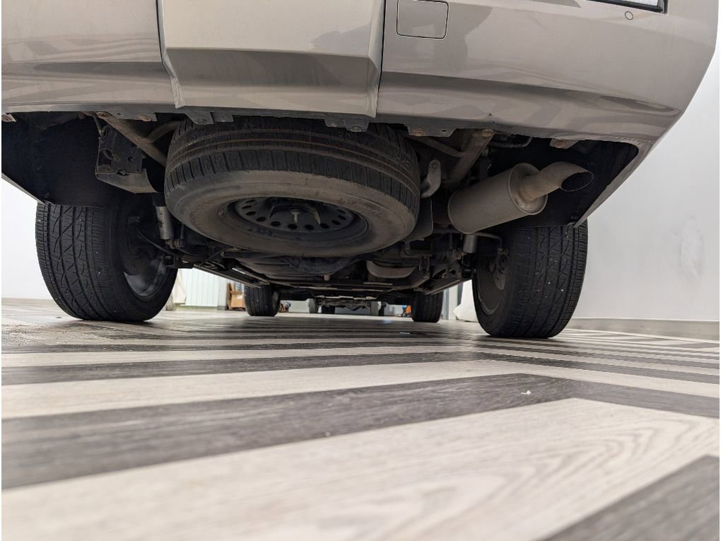 Used 2017 Chevrolet Suburban Premier image 25