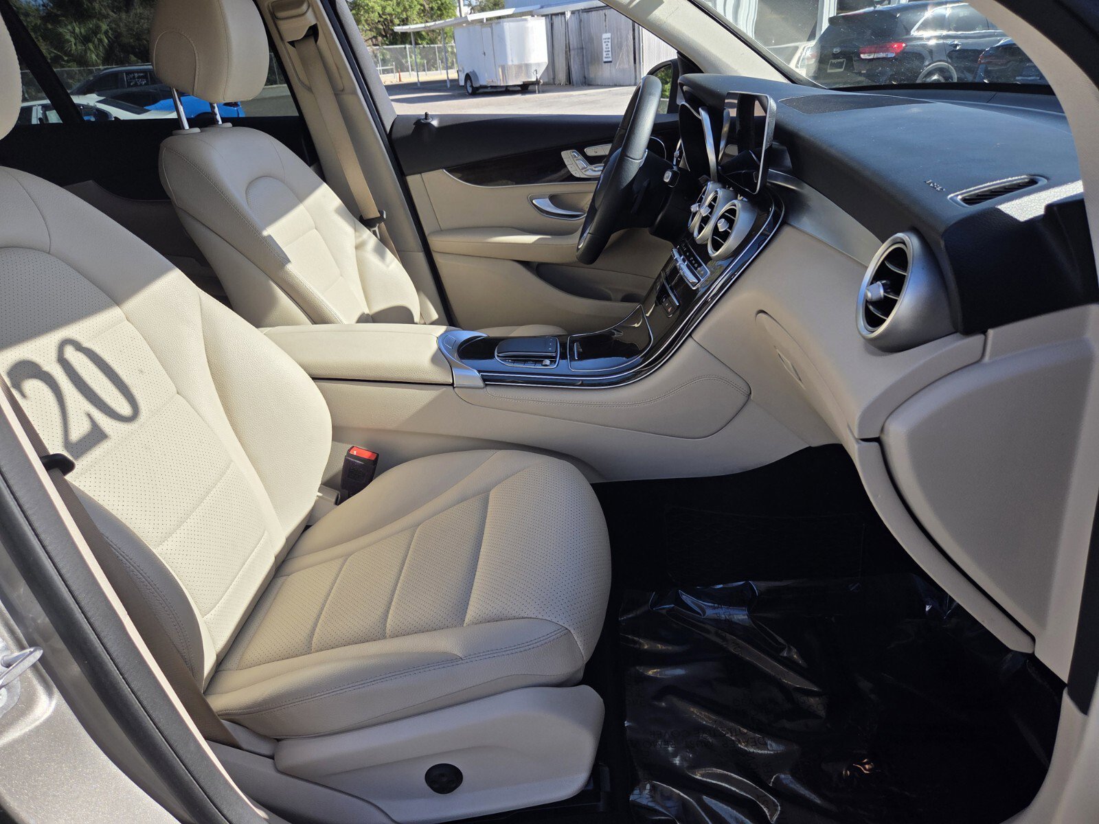 Used 2020 Mercedes-Benz GLC 300 image 17