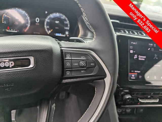 Used 2025 Jeep Grand Cherokee Altitude AWD/4WD image 19