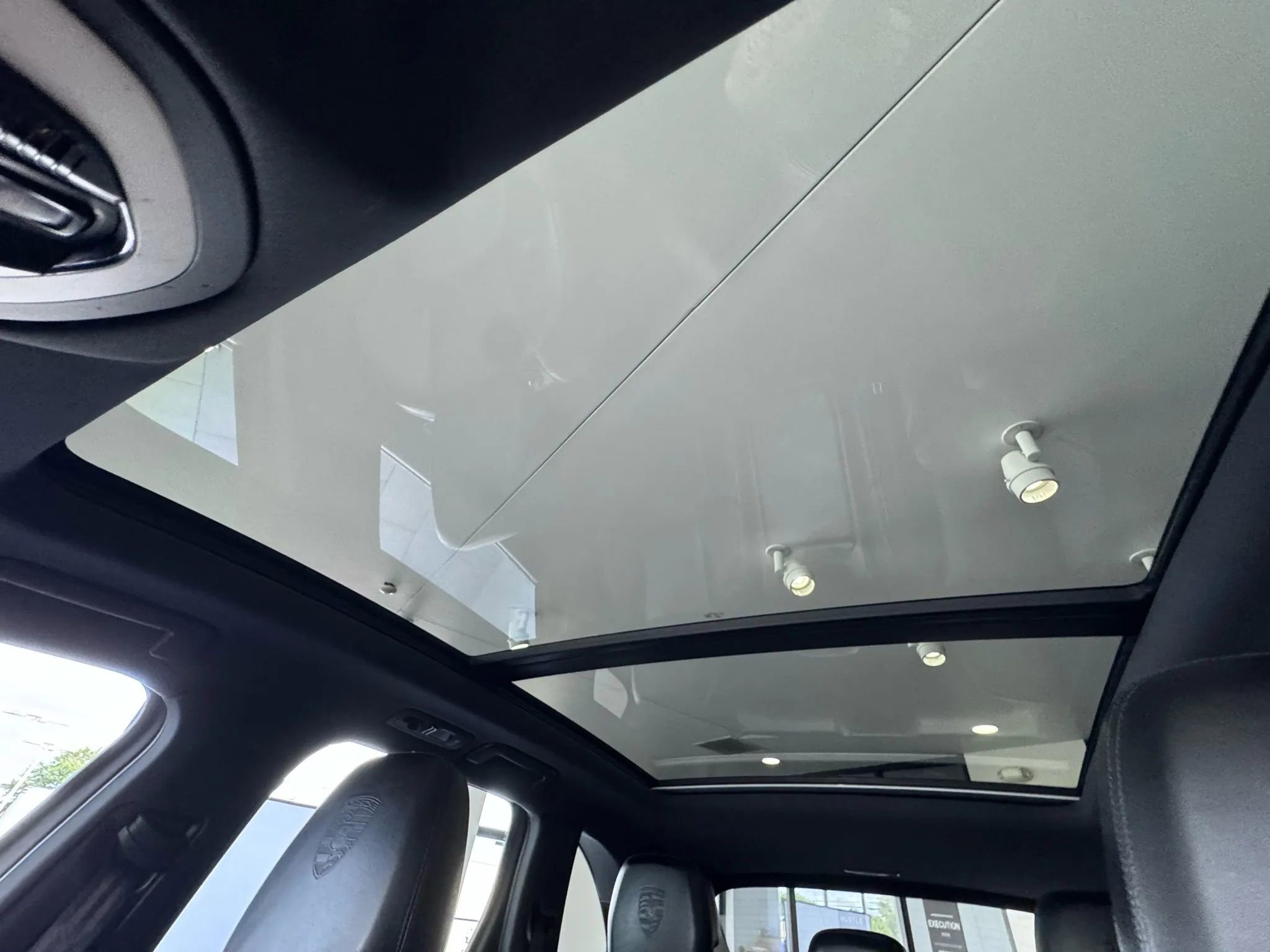 Used 2018 Porsche Cayenne Platinum Edition image 37