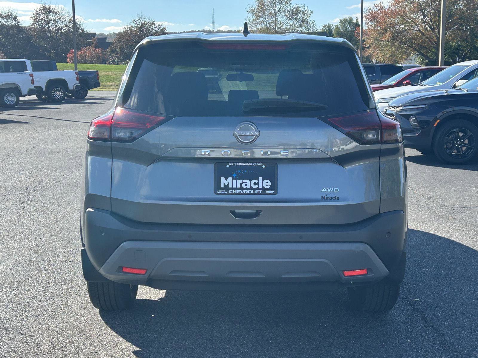 Used 2023 Nissan Rogue S image 6