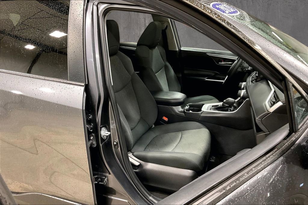 Used 2021 Toyota RAV4 XLE w/ Convenience Package AWD/4WD image 29