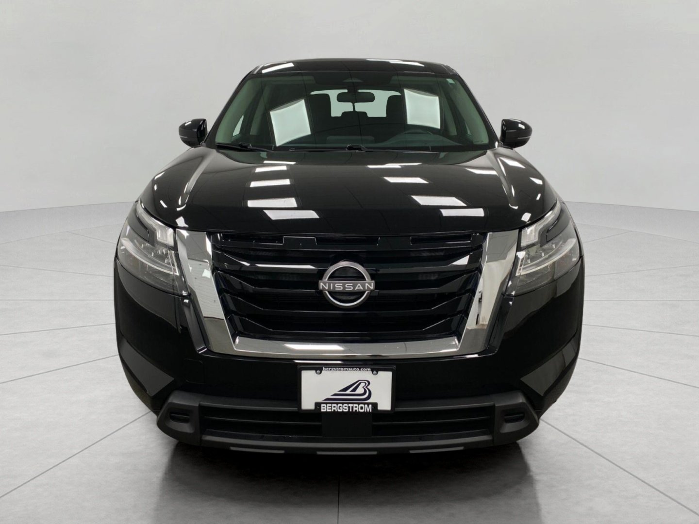 Used 2022 Nissan Pathfinder S AWD/4WD image 10