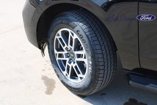 New 2026 Ford Expedition Active image 5