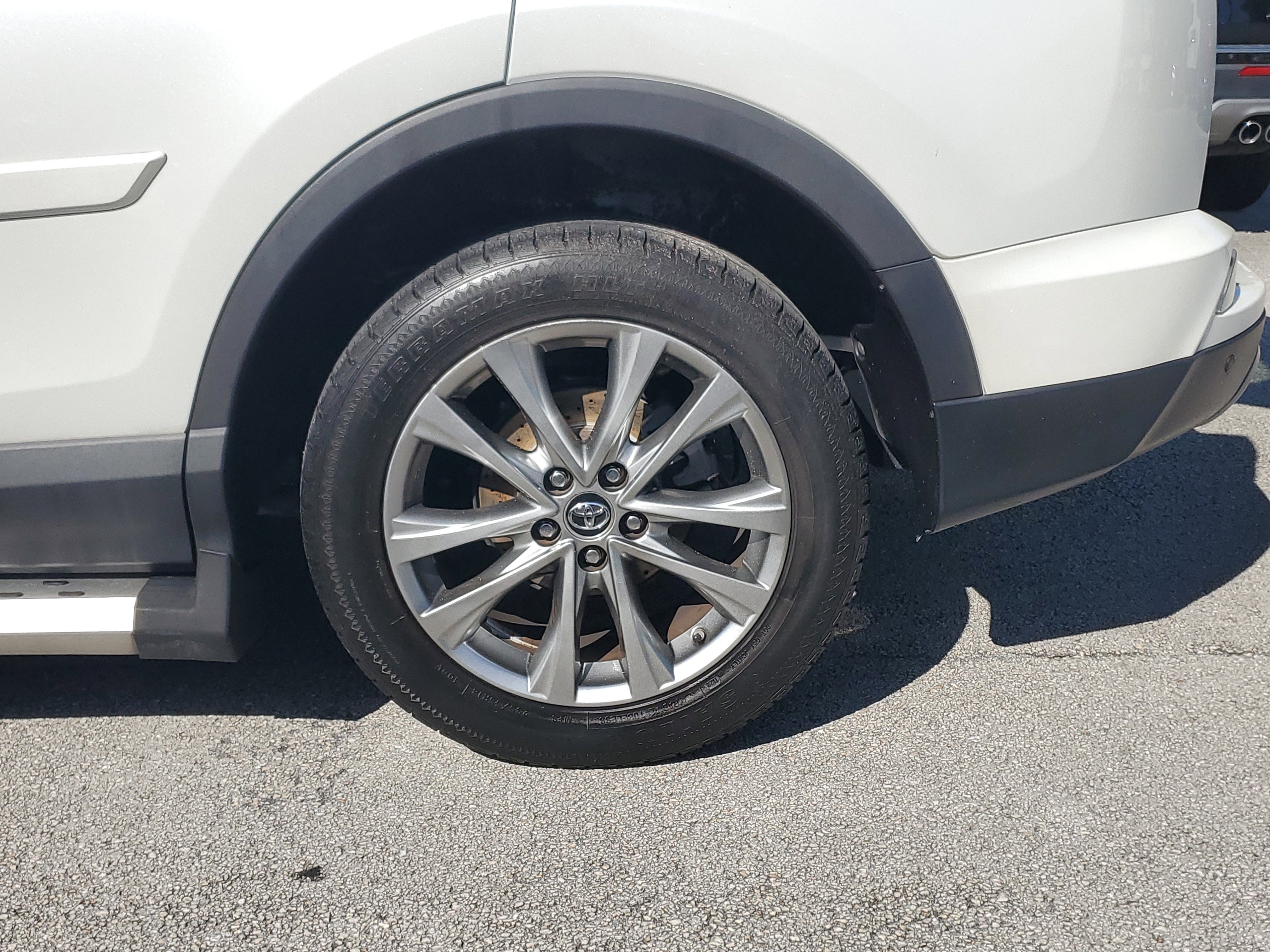 Used 2017 Toyota RAV4 Limited image 7