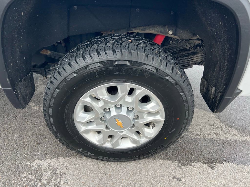 Used 2024 Chevrolet Silverado 3500 LTZ w/ LTZ Convenience Package image 14