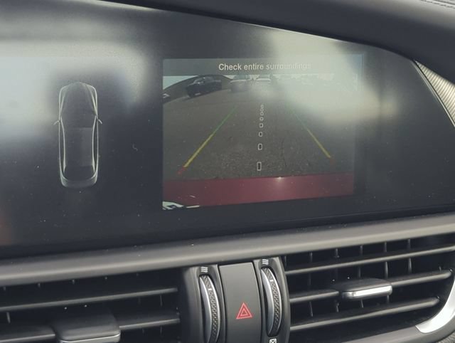 Used 2025 Alfa Romeo Giulia AWD image 19