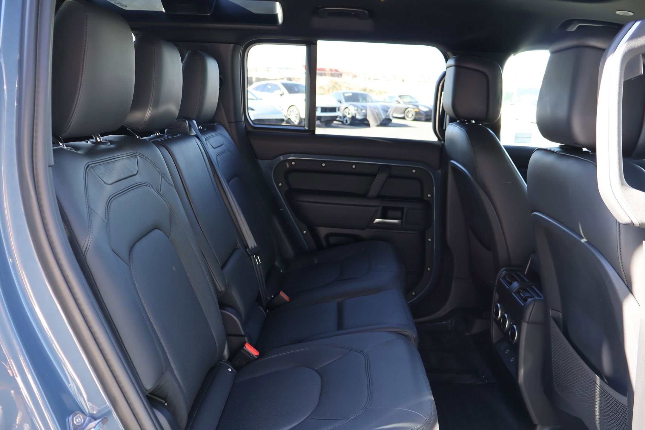 Used 2025 Land Rover Defender 110 S image 27