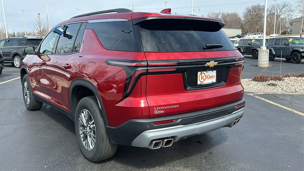 Used 2024 Chevrolet Traverse LT w/ Trailering Package image 6