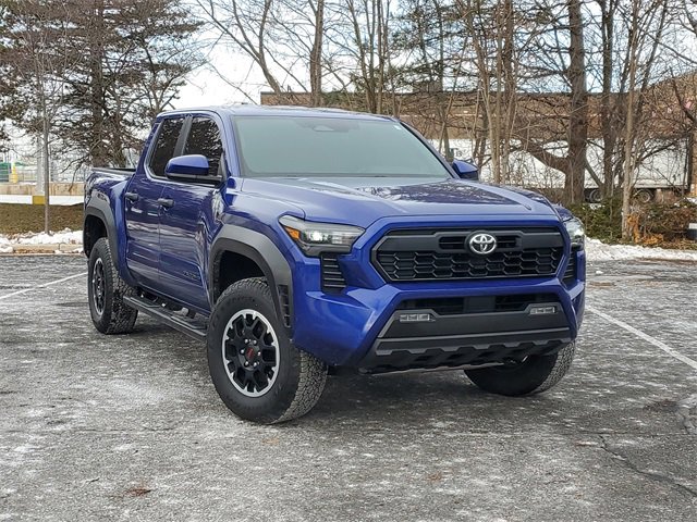 Used 2024 Toyota Tacoma TRD Off-Road image 32