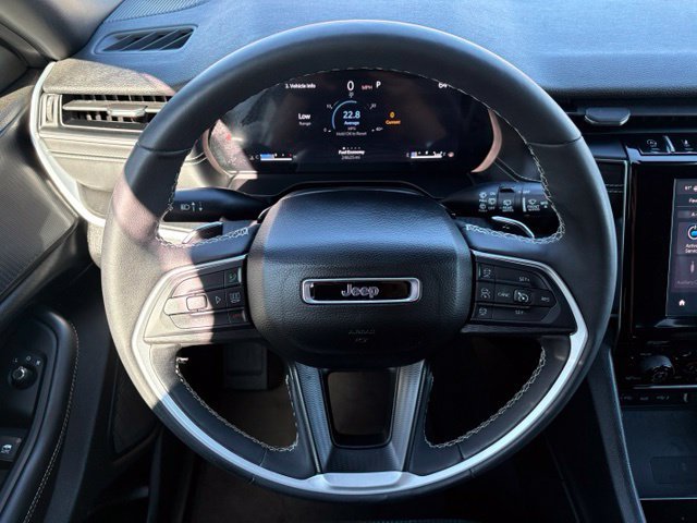 Used 2024 Jeep Grand Cherokee Laredo w/ Luxury Tech Group I AWD/4WD image 24