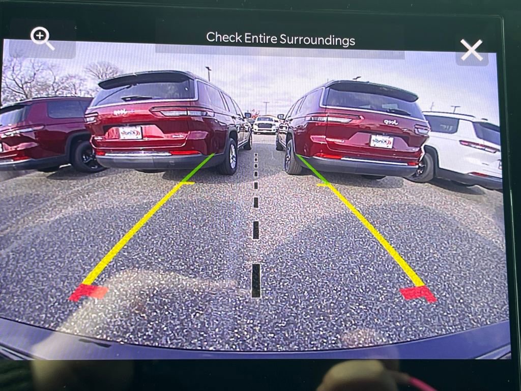 New 2025 Jeep Grand Cherokee Laredo X w/ Luxury Tech Group I image 14