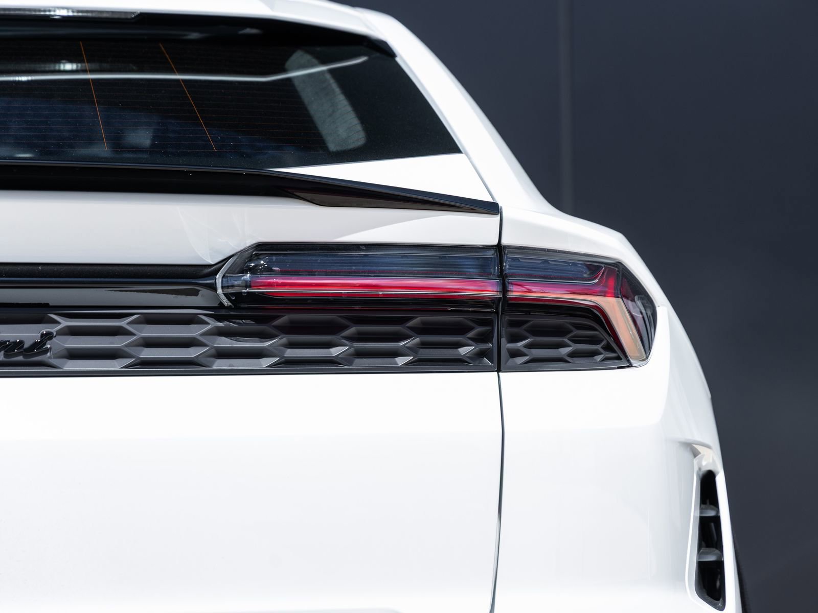 Used 2025 Lamborghini Urus SE AWD/4WD image 12