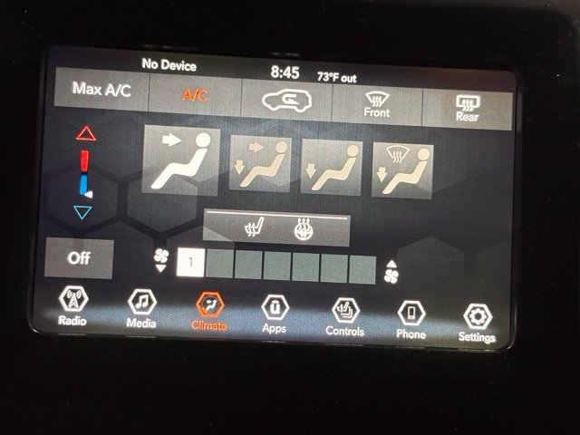 Used 2019 Jeep Cherokee Latitude w/ Cold Weather Group FWD image 34