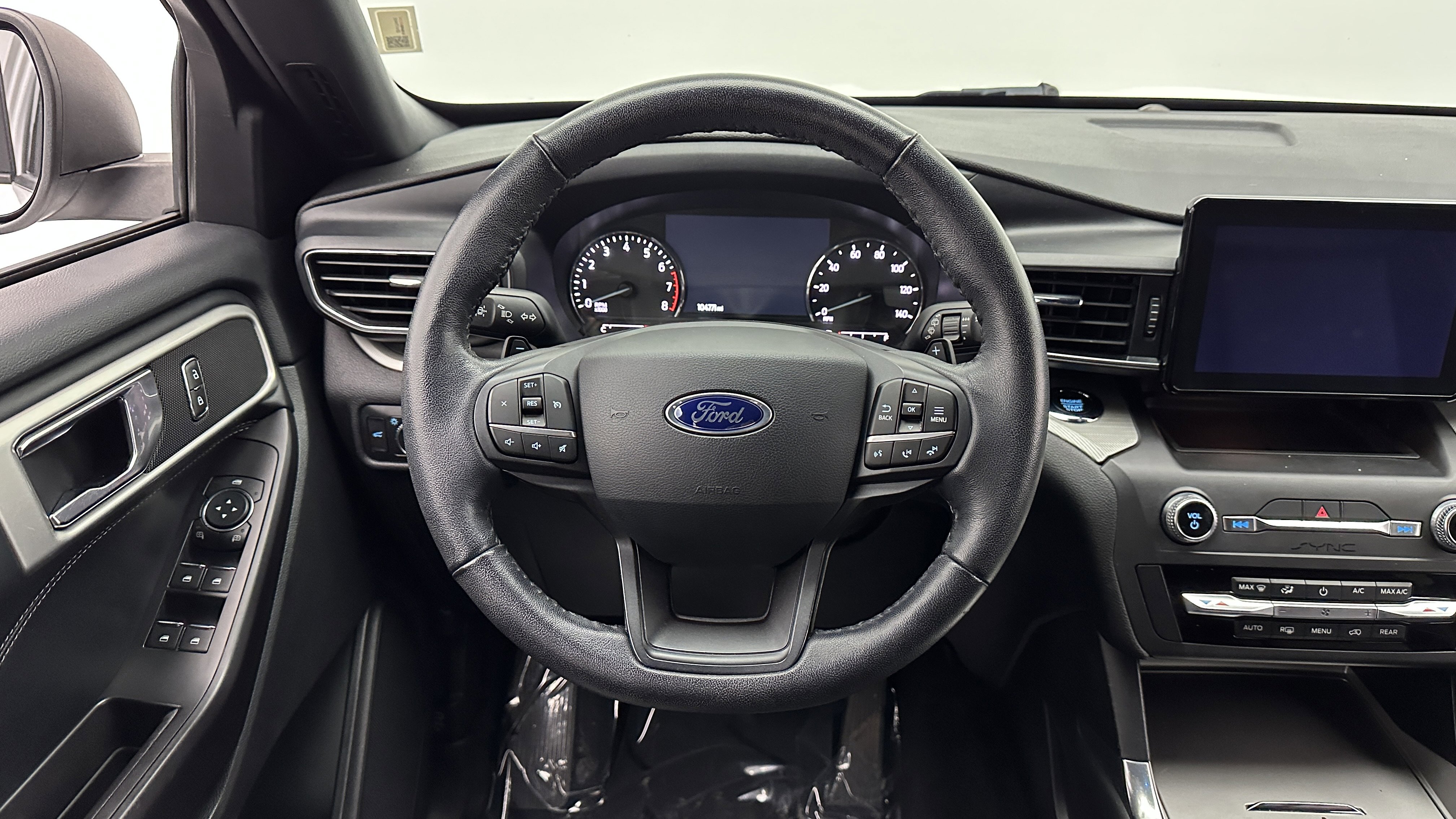 Used 2020 Ford Explorer XLT w/ Equipment Group 202A image 24