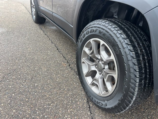 Used 2020 Jeep Cherokee Trailhawk w/ Cold Weather Group image 26