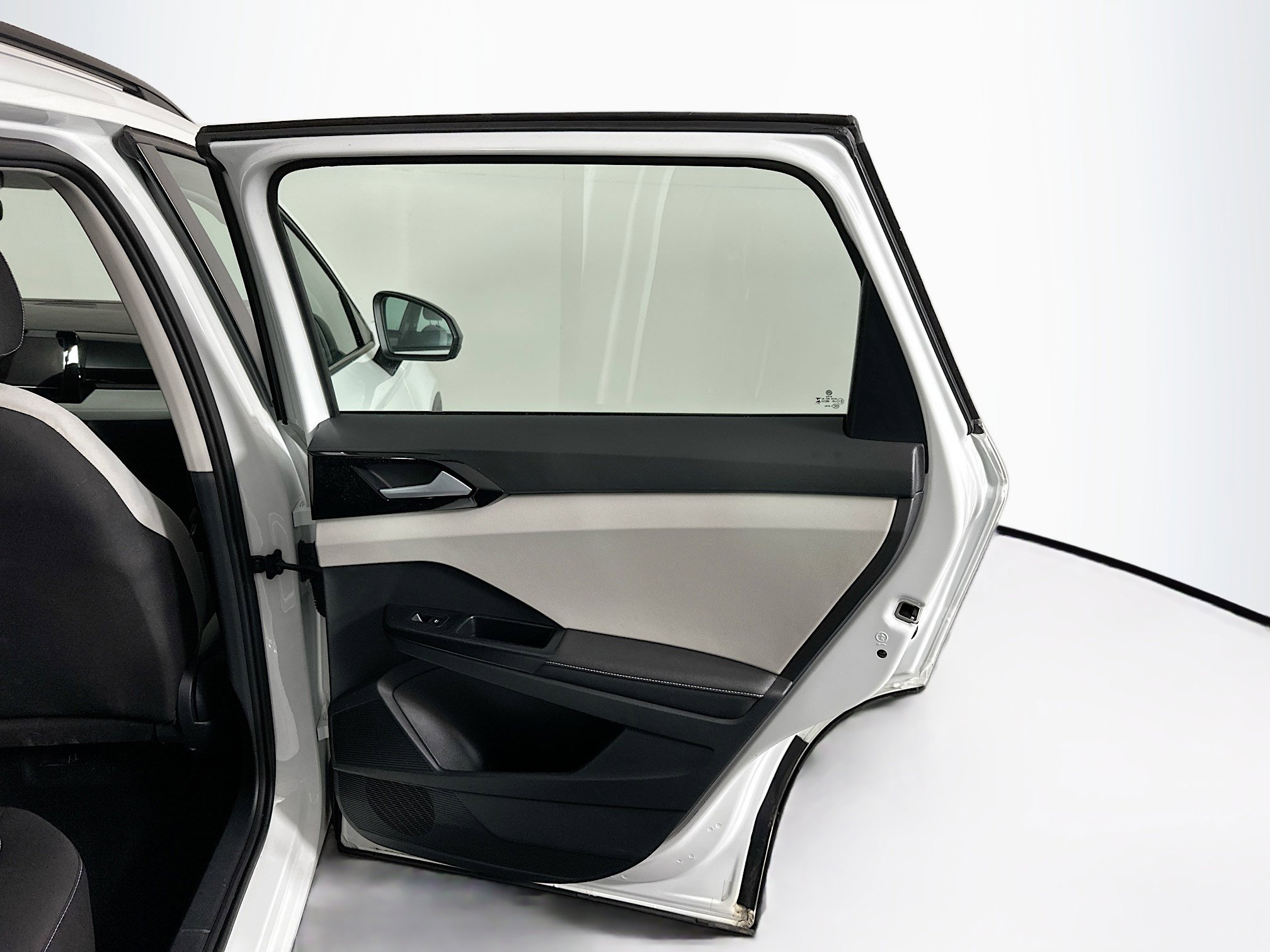 Used 2025 Volkswagen Taos S image 28