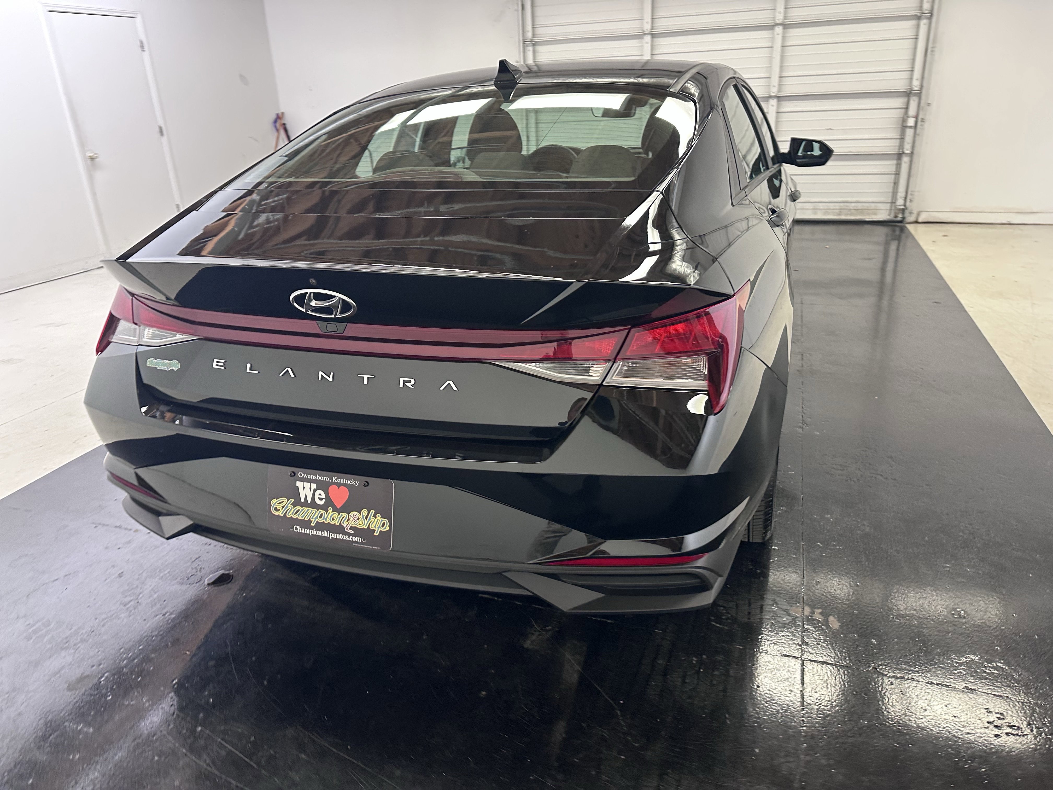 Used 2021 Hyundai Elantra SEL image 15