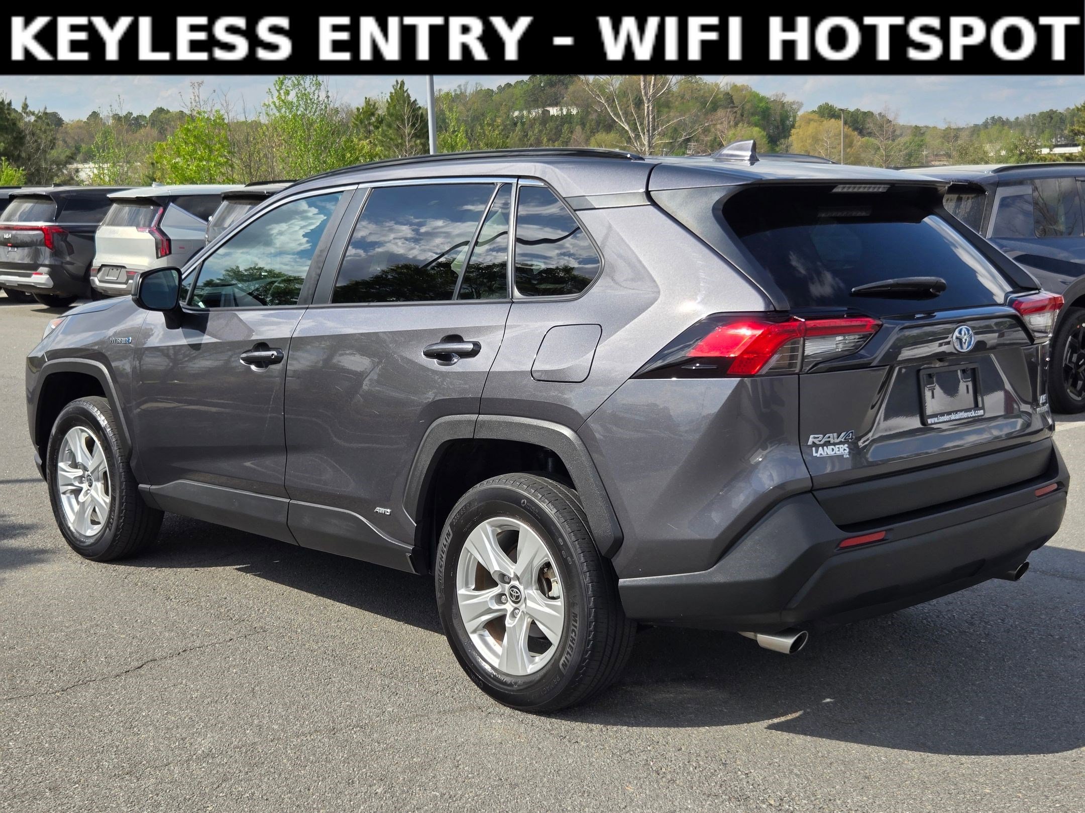 Used 2021 Toyota RAV4 LE image 5