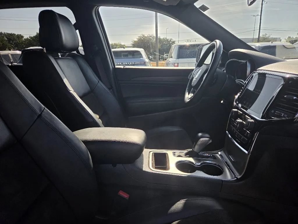 Used 2021 Jeep Grand Cherokee Laredo X AWD/4WD image 23