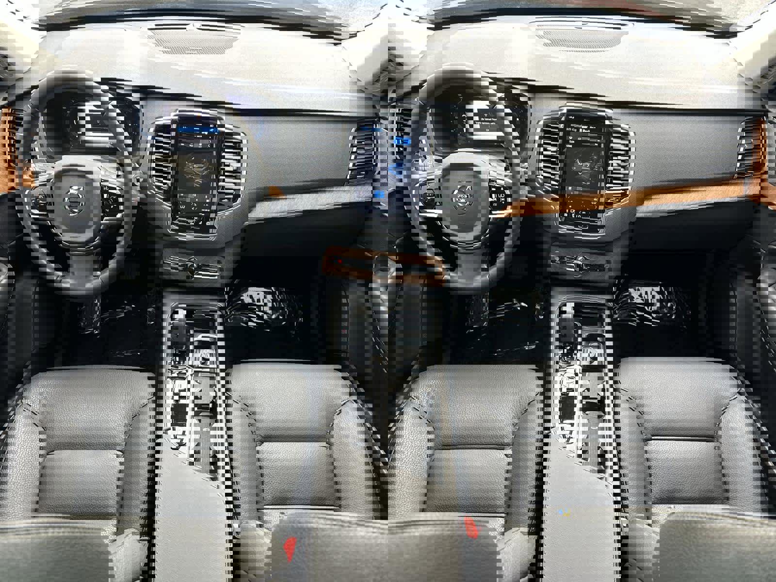 Used 2025 Volvo XC90 B6 Plus w/ Protection Package Premier image 9