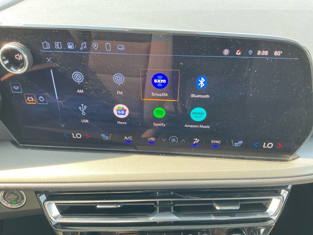 Used 2025 Chevrolet Traverse LT image 19