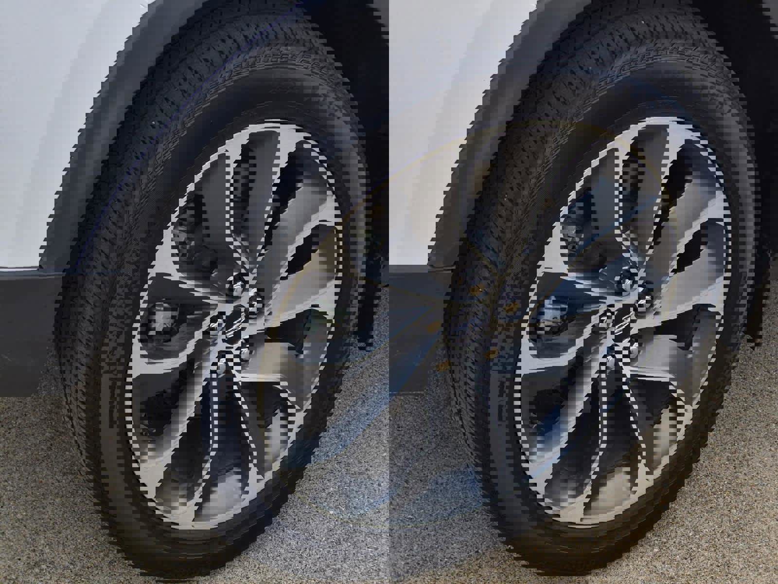 Used 2023 Lincoln Nautilus Reserve w/ Equipment Group 201A image 7