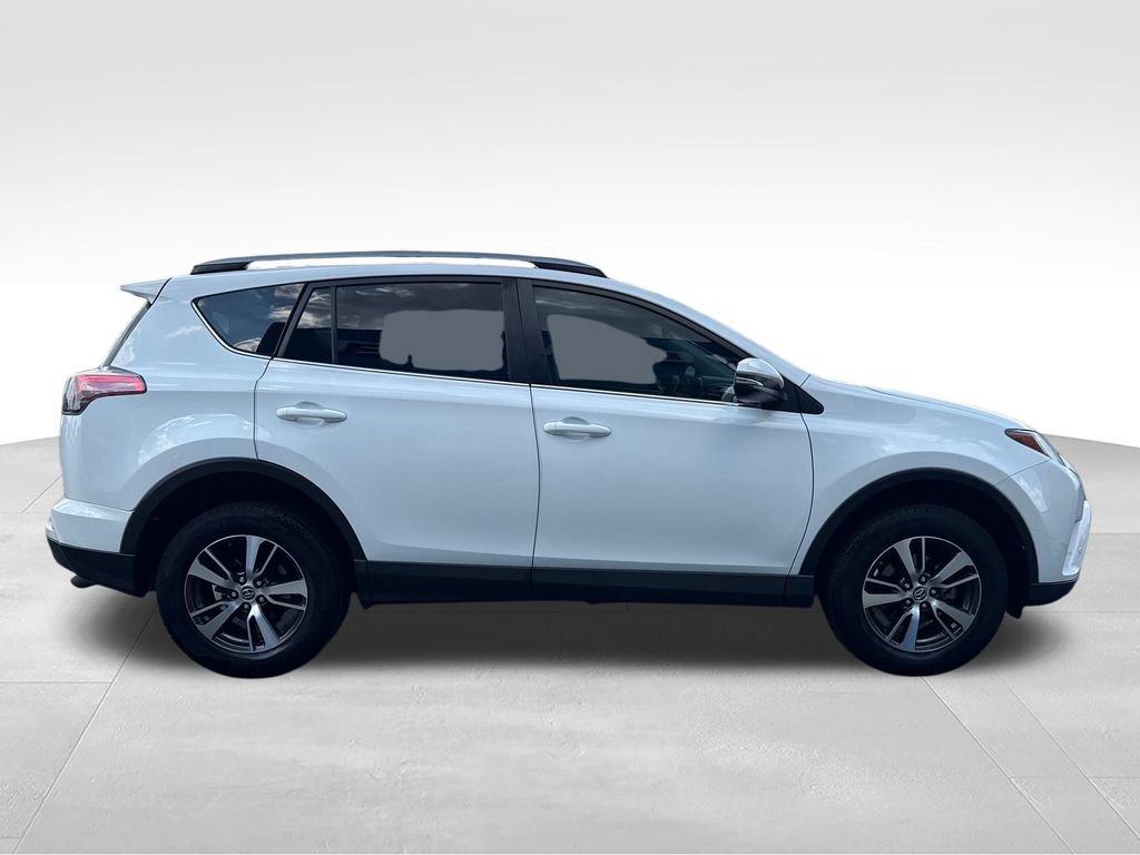 Used 2018 Toyota RAV4 XLE FWD image 15