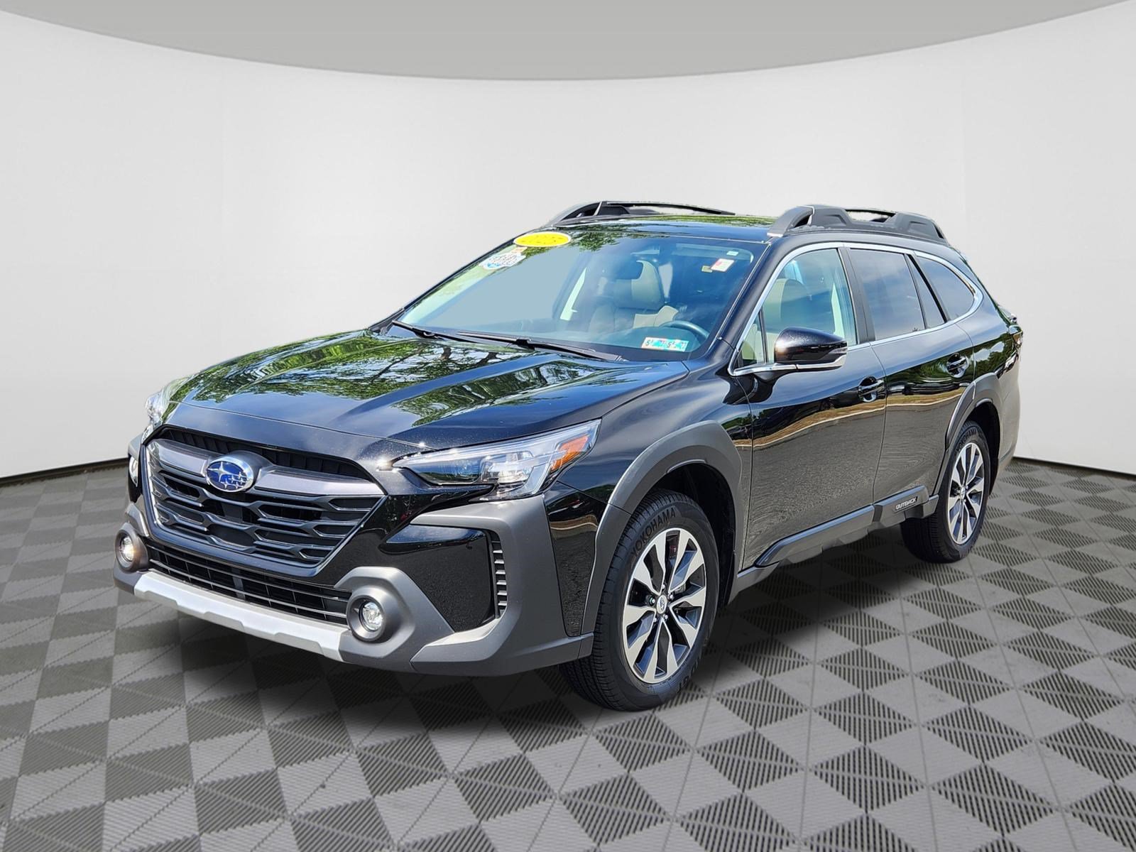 Certified 2025 Subaru Outback Limited AWD/4WD image 2