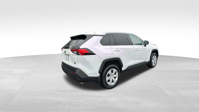 Used 2023 Toyota RAV4 LE AWD/4WD image 33