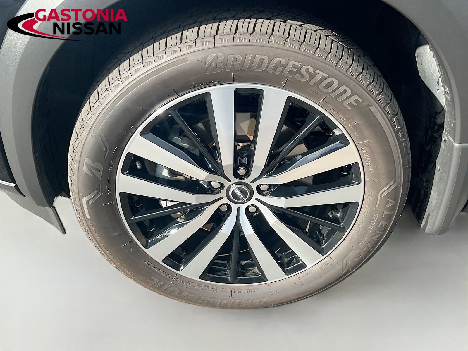 Used 2025 Nissan Pathfinder Platinum w/ Cargo Package image 40