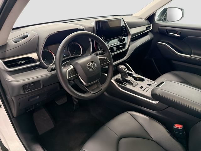 Certified 2026 Toyota Highlander XLE AWD/4WD image 9