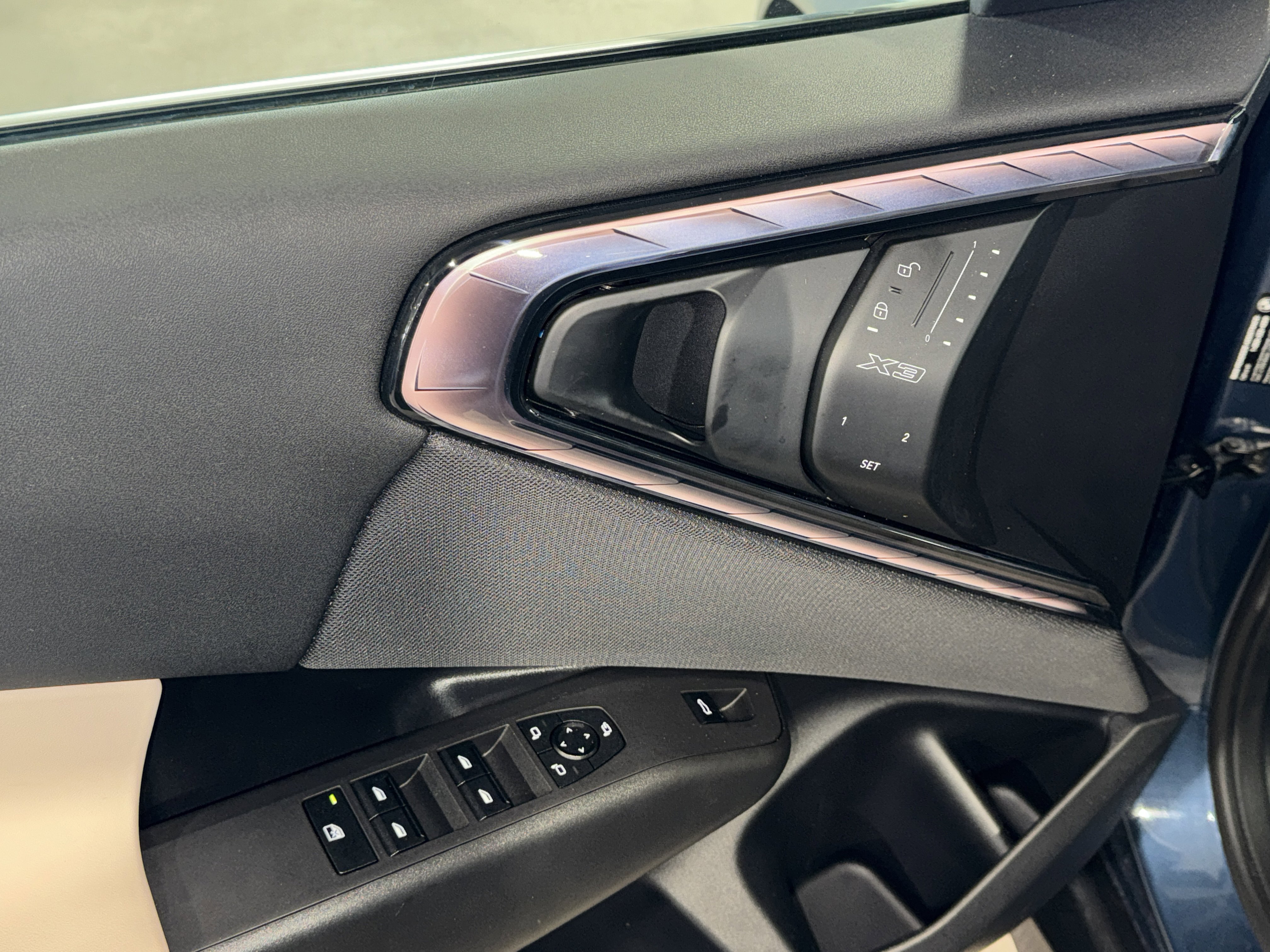 Certified 2025 BMW X3 xDrive30i w/ Premium Package image 18