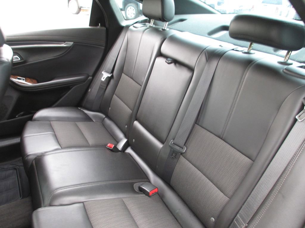 Used 2015 Chevrolet Impala LT image 15