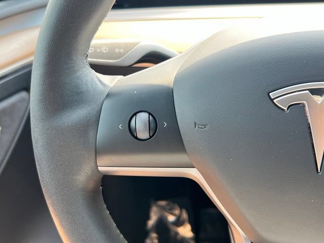 Used 2023 Tesla Model Y Long Range AWD/4WD image 21