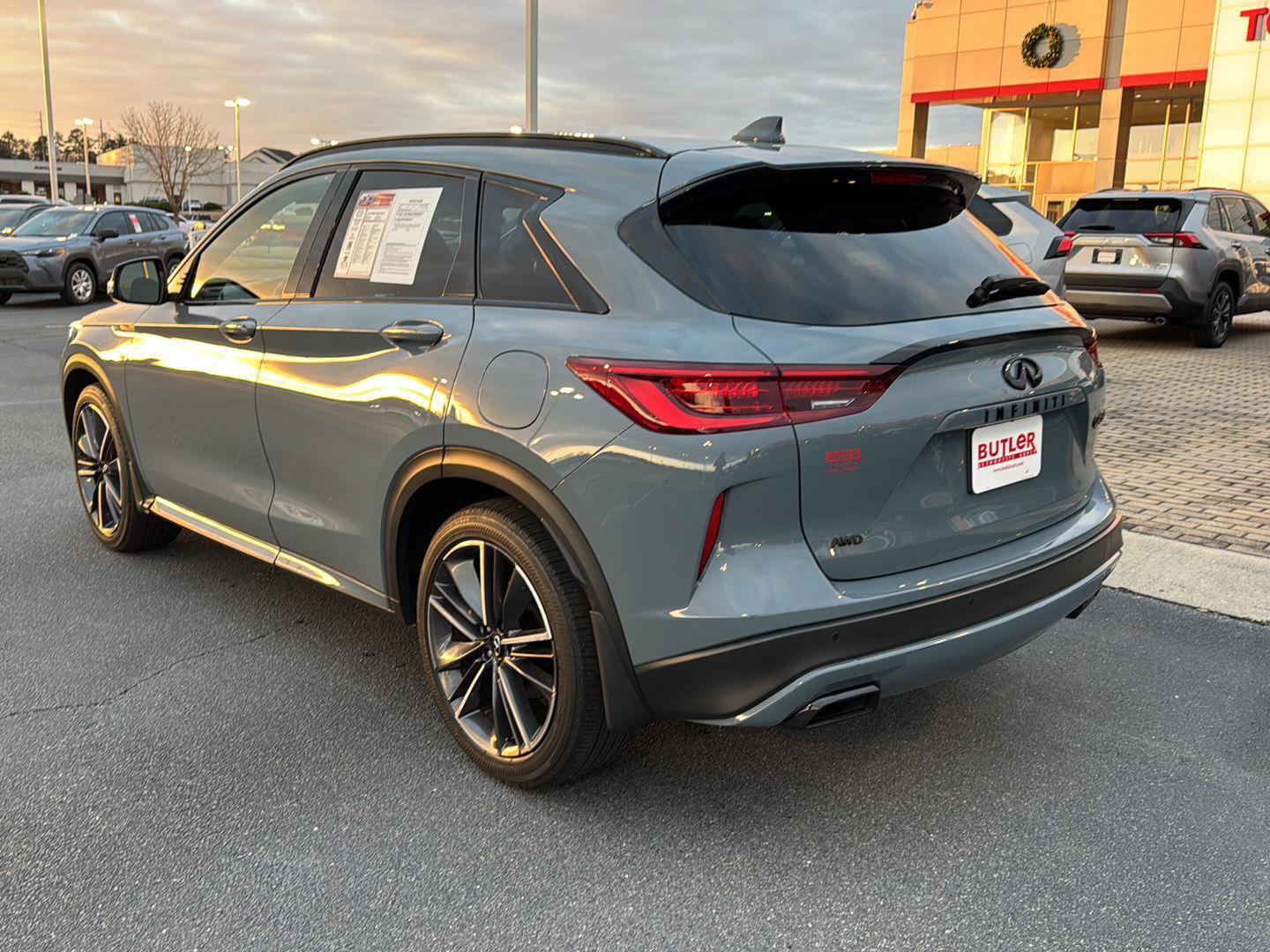 Used 2023 INFINITI QX50 Sport image 3