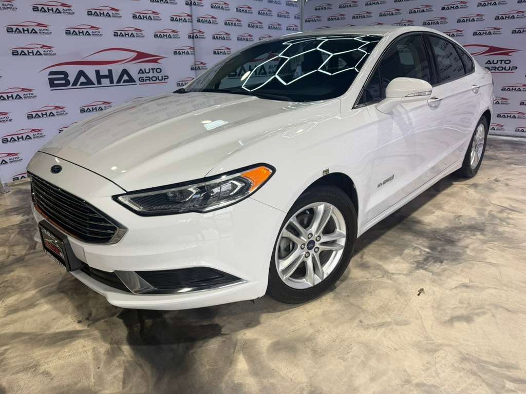 Used 2018 Ford Fusion SE w/ Equipment Group 602A image 2