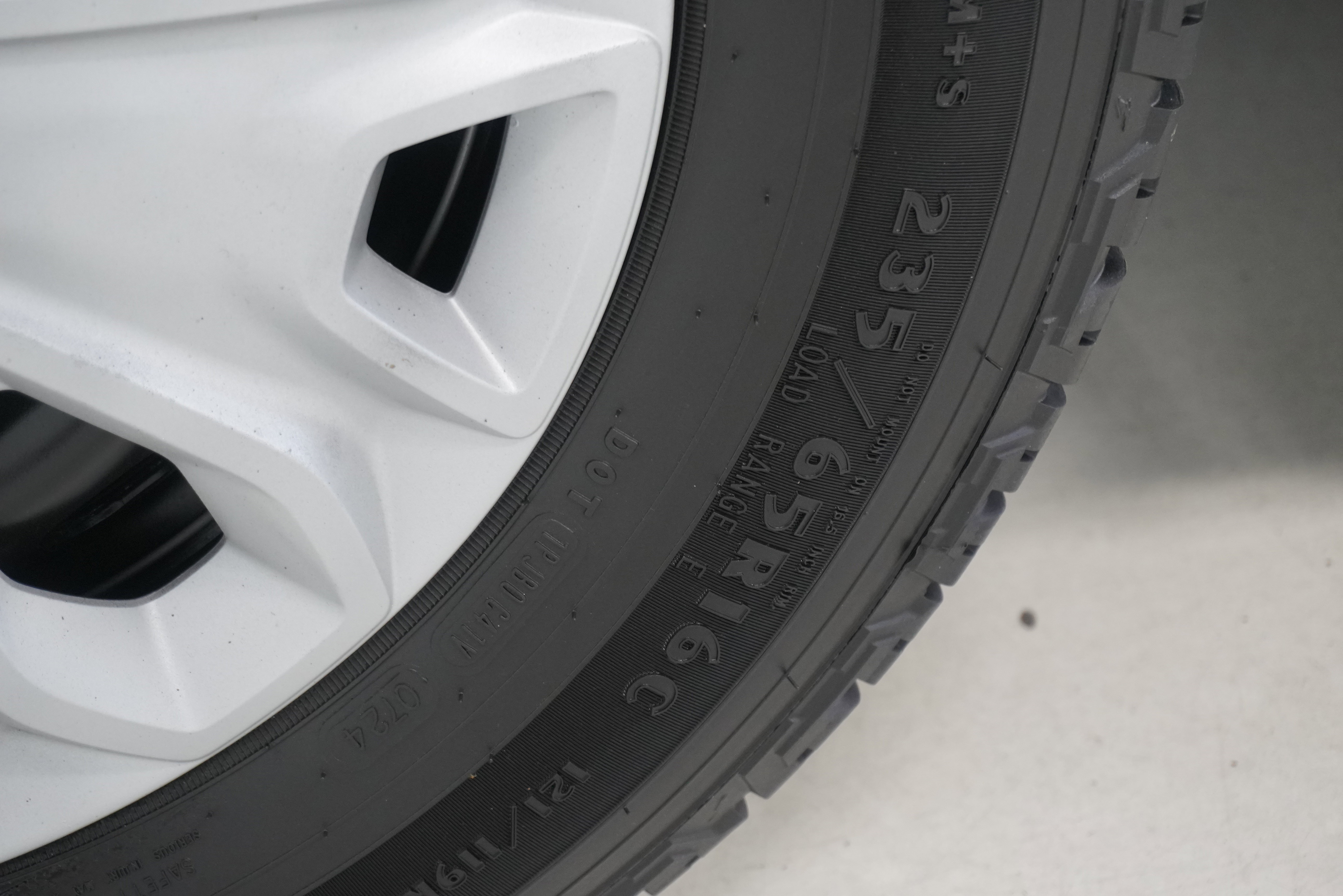 Used 2018 Ford Transit 150 XLT RWD image 23