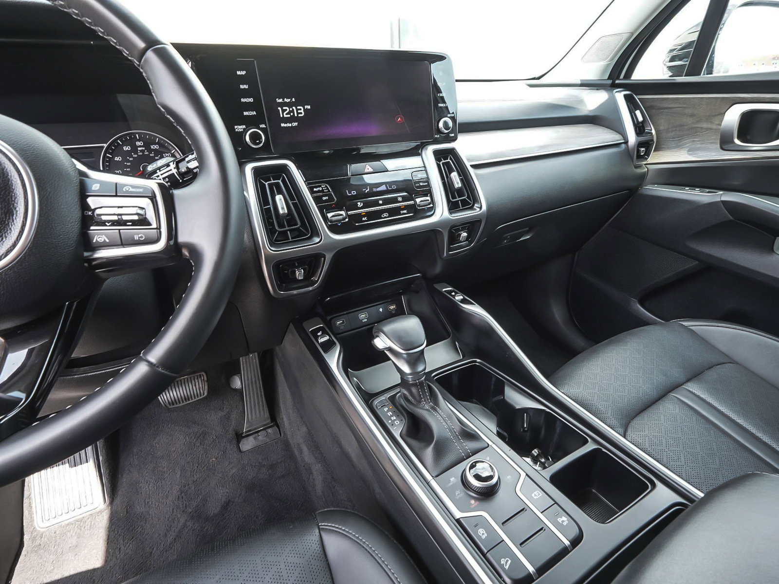 Used 2023 Kia Sorento S w/ Panoramic Sunroof Package image 28