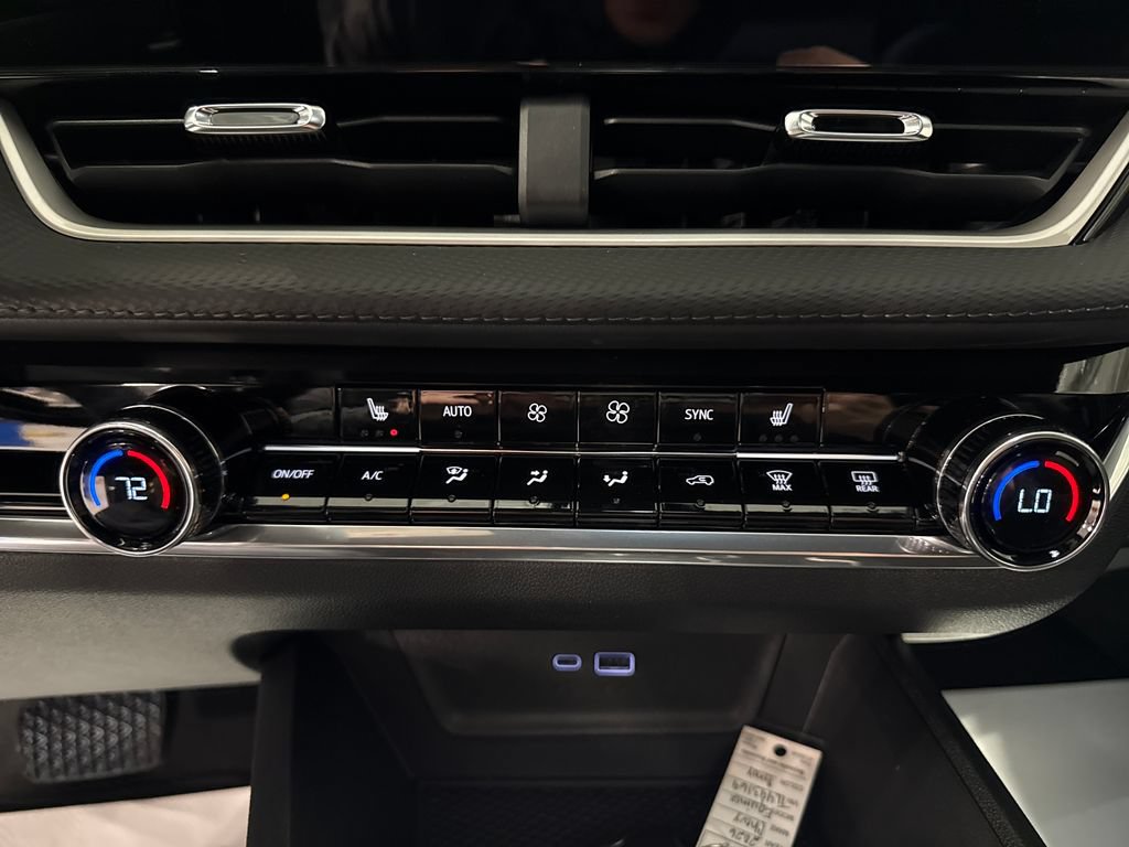 New 2026 Chevrolet Equinox LT w/ Convenience Package II FWD image 18