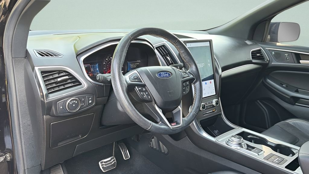 Used 2021 Ford Edge ST w/ Equipment Group 401A AWD/4WD image 11