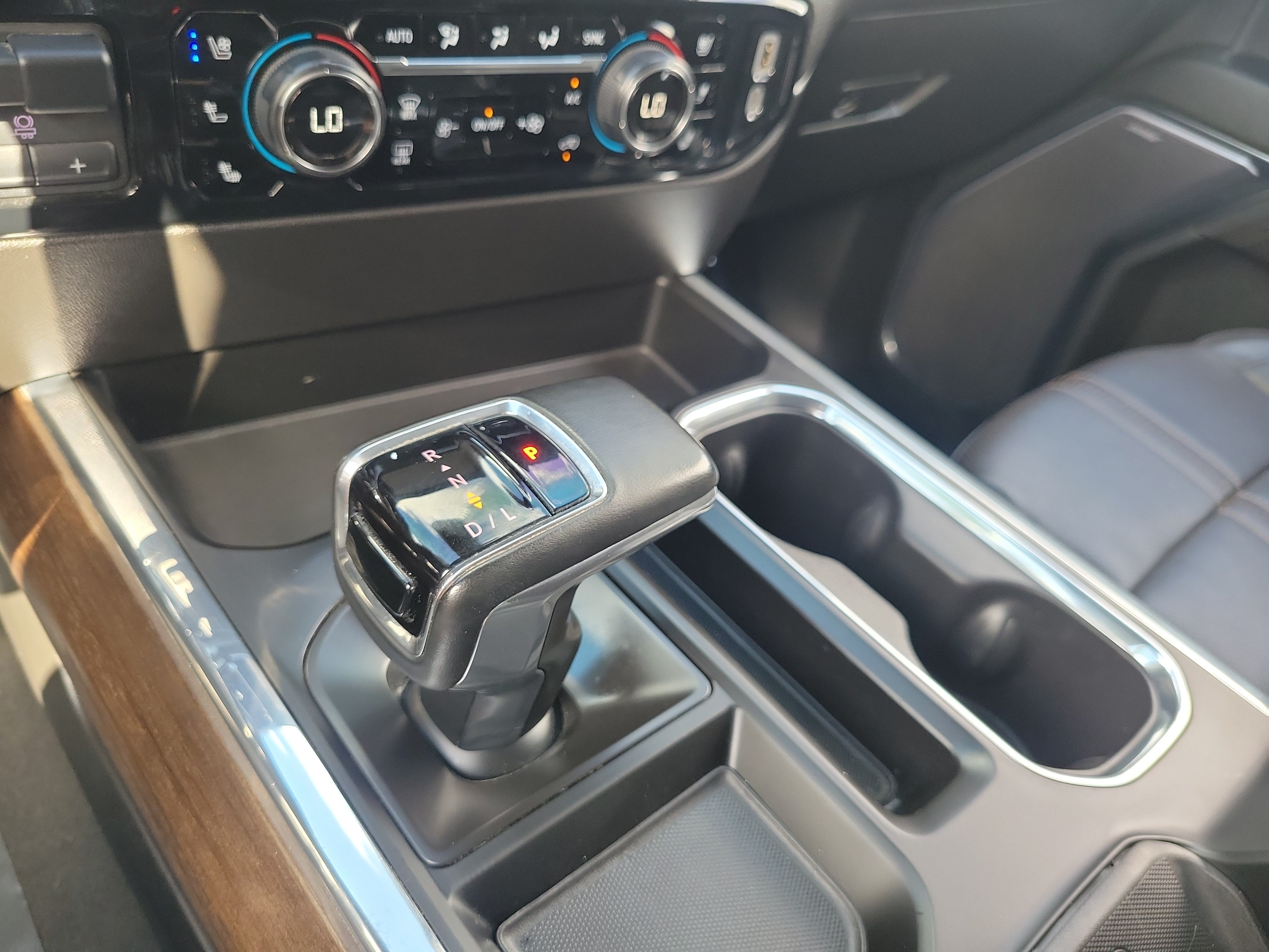 Used 2024 Chevrolet Silverado 1500 High Country w/ Technology Package AWD/4WD image 20