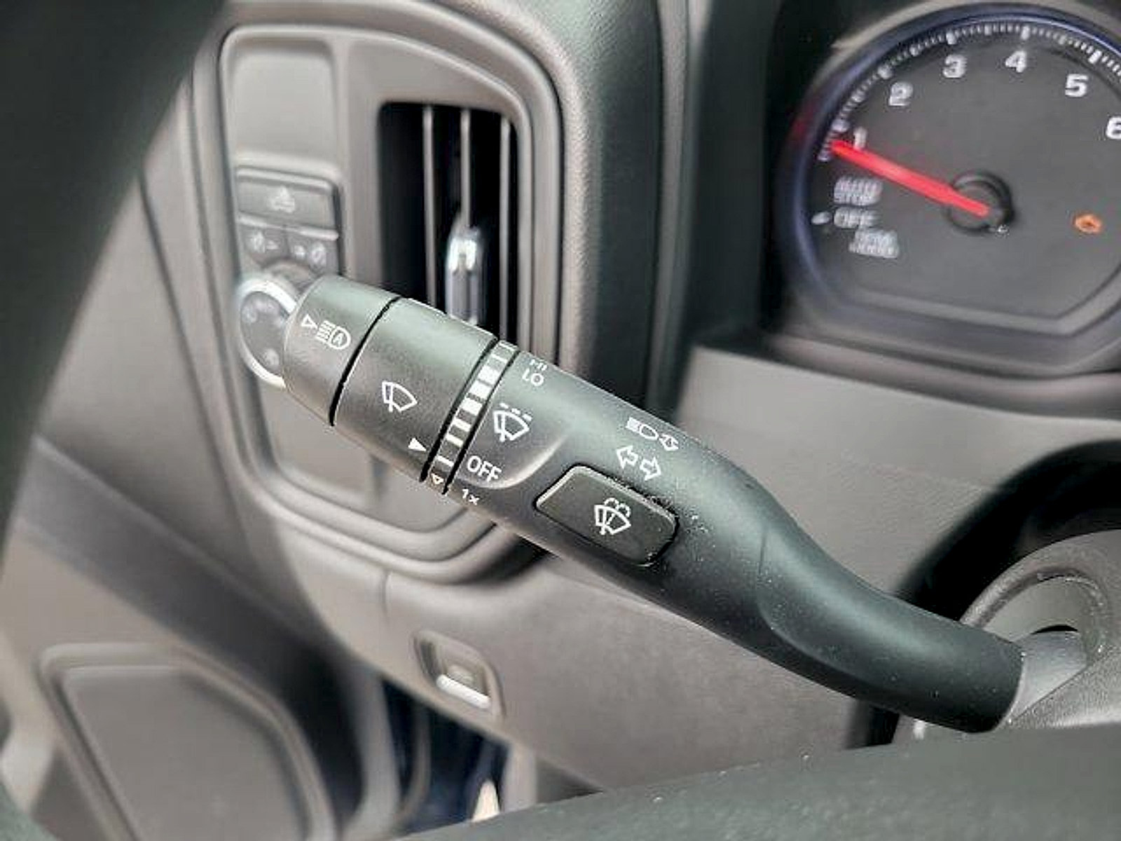 Used 2022 Chevrolet Silverado 1500 Custom RWD image 26